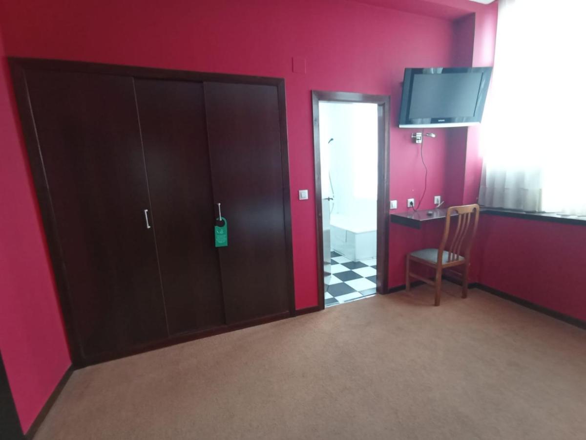 Hotel / Restaurante La Pepa Avilés Dış mekan fotoğraf