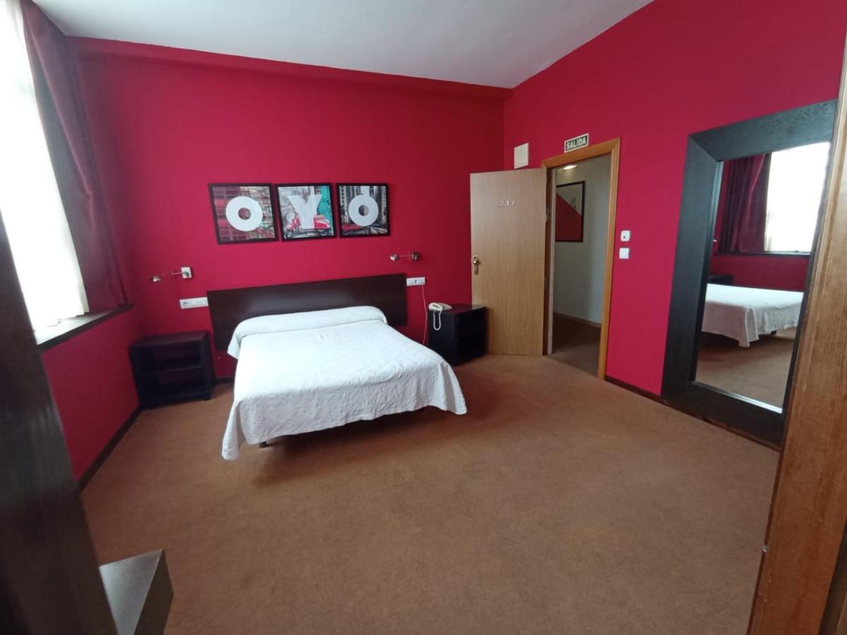 Hotel / Restaurante La Pepa Avilés Dış mekan fotoğraf